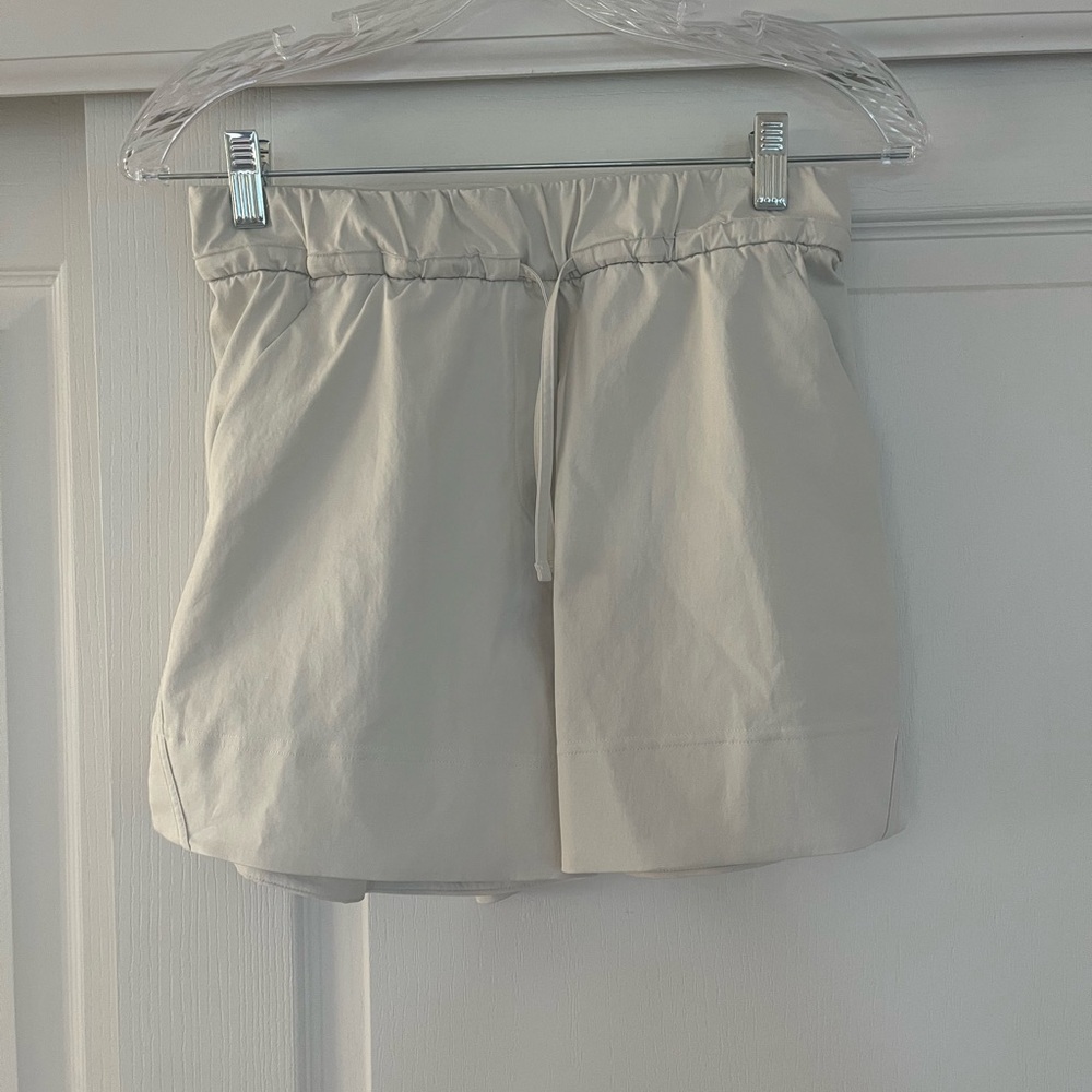 Lululemon short